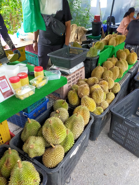 677 Durian stall