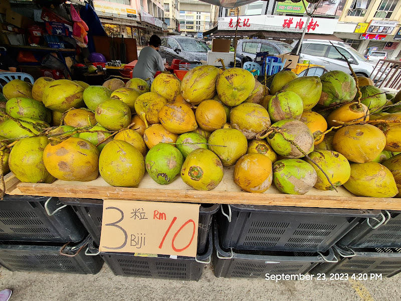 Durian Stall Next To Ramai Food Court