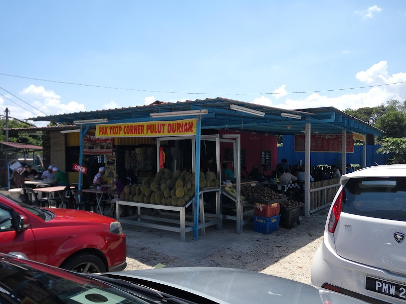 Pak Yeop Pulut Durian