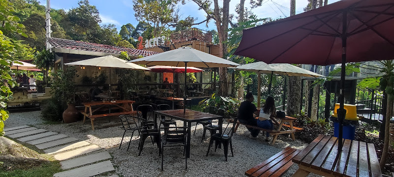 2 Acres Cafe